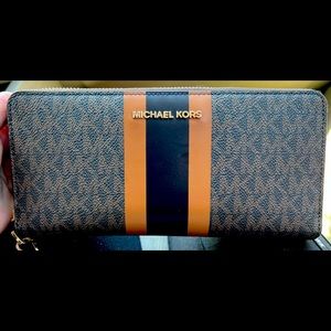 MK Jet Set Zip Around Wallet